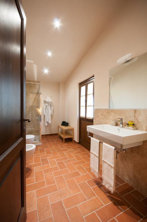Agriturismo Borgo Tra Gli Olivi Кастилион Фиорентино Екстериор снимка