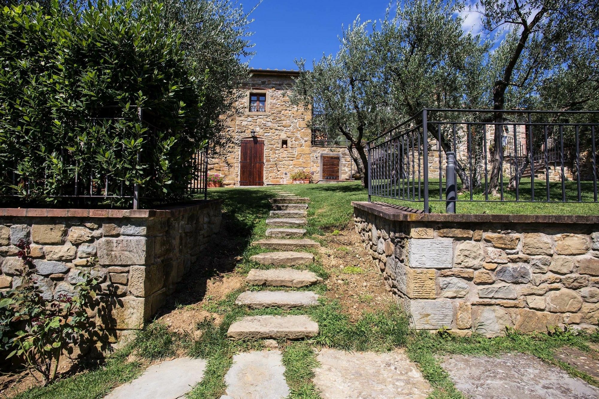 Agriturismo Borgo Tra Gli Olivi Кастилион Фиорентино Екстериор снимка